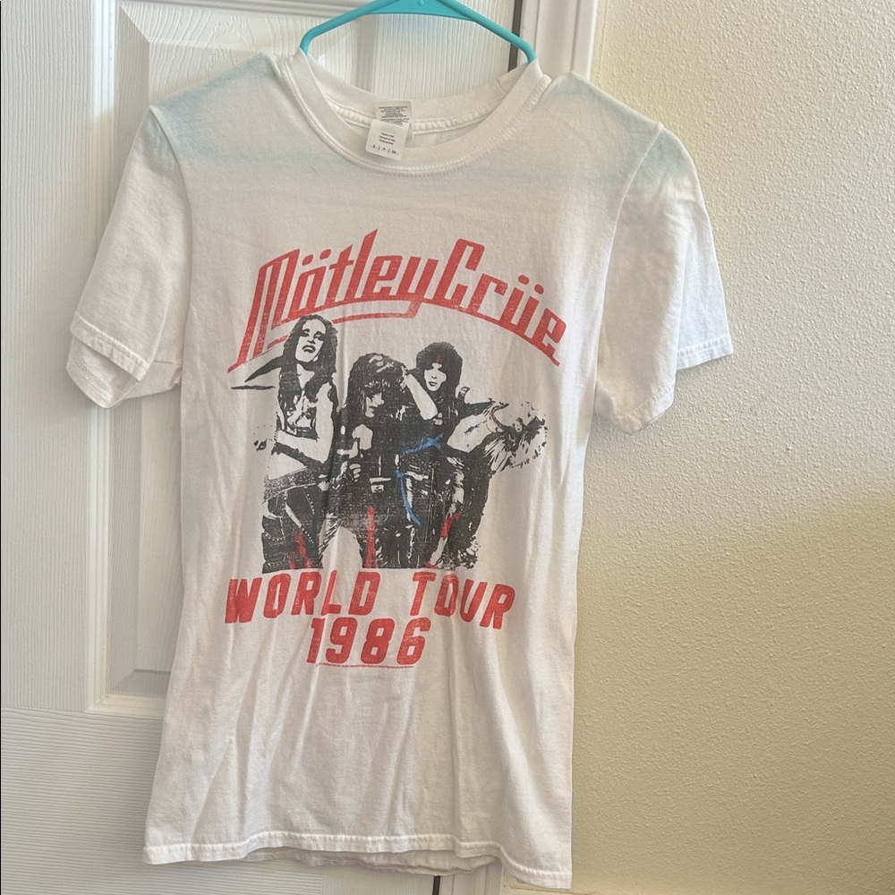 Women’s White Graphic Band T-Shirt
